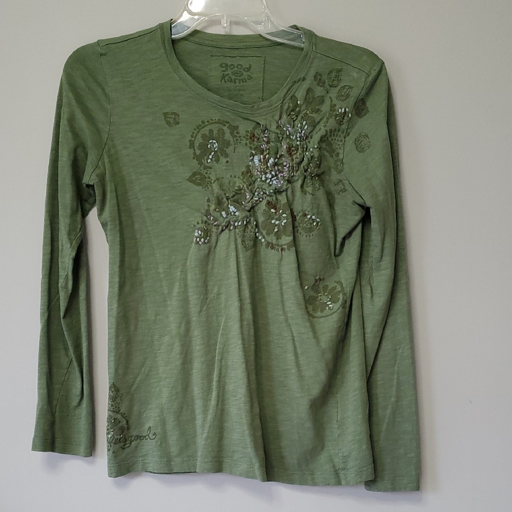 Green Long Sleeve Tee Top